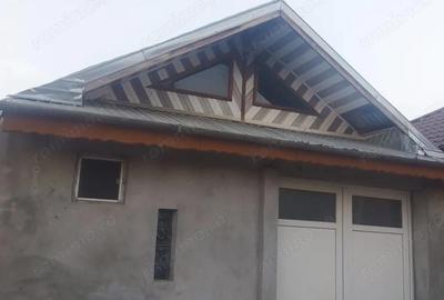 Casă cu 3 camere cu Teren 340 Mp în Central - 1