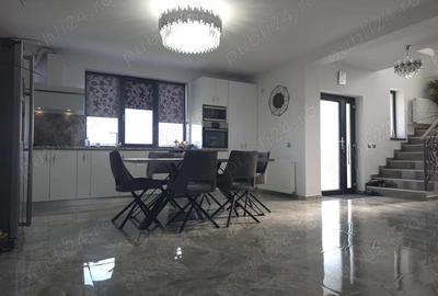 Casă cu Teren 500 Mp în Central - 8