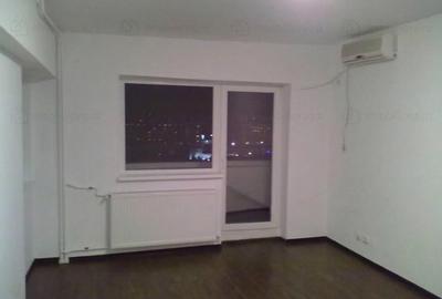 Apartament cu 5 camere decomandat, mobilat în Unirii