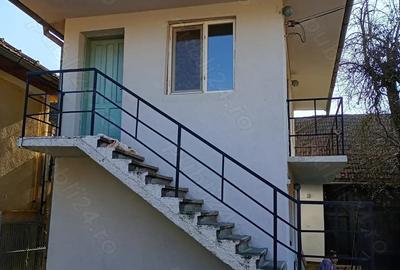 Casă cu Teren 1700 Mp în Central - 7