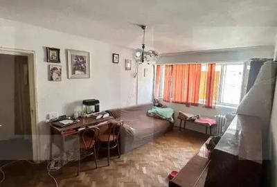 Apartament de vanzare, cu 3 camere, 63 mp, zona Iancului