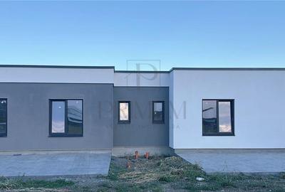 Duplex cu 3 camere cu Canalizare în Moșnița Nouă