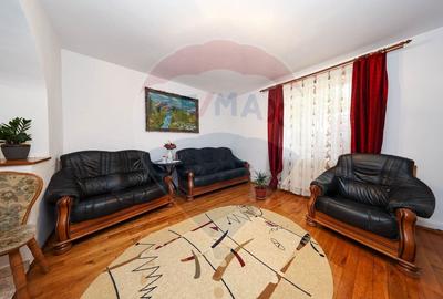 Casă cu 8 camere cu Teren 720 Mp în Central - 41
