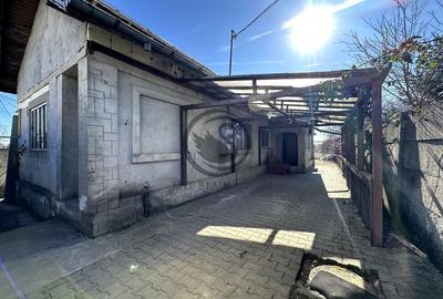 Casă cu 5 camere cu Teren 984 Mp în Blejoi - 1