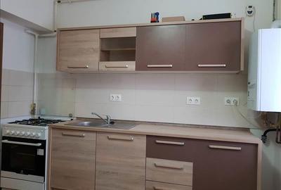 Apartament cu 2 camere decomandat, mobilat în Tractorul - 12