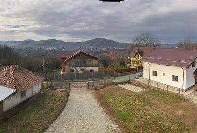 Casă cu 9 camere cu Teren 900 Mp în Cornu - 12