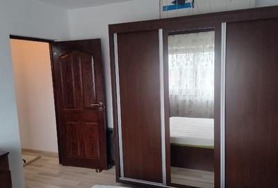 Apartament cu 3 camere semidecomandat, mobilat în 9 Mai - 4