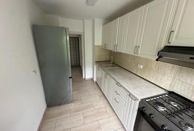 Apartament cu 3 camere semidecomandat în Berceni - 10