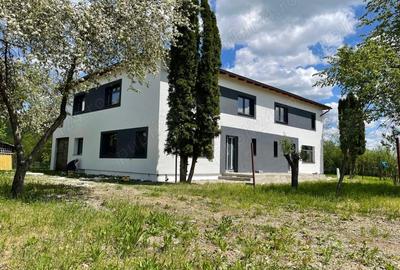 Casă cu Garaj în Dăbâca - 5