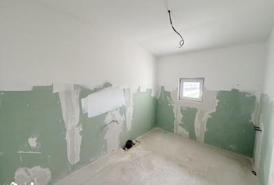 Casă cu 4 camere cu Teren 298 Mp în Vladimirescu