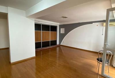 Apartament cu 2 camere decomandat în Craiovița Nouă
