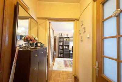 Apartament cu 3 camere semidecomandat în Drumul Taberei - 52