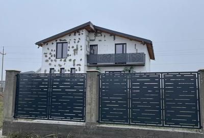 Casă cu 4 camere cu Teren 700 Mp în Central - 3