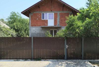 Casă cu 4 camere în Bărăști - 1