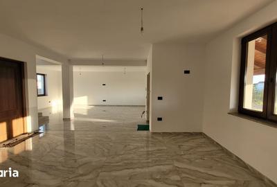 Casă cu 4 camere cu Teren 1000 Mp în Odoreu - 12
