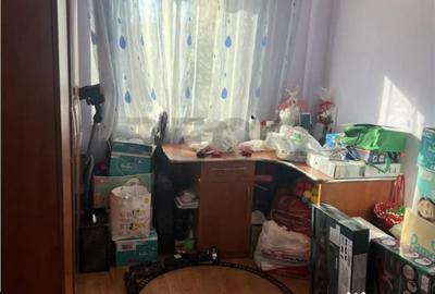 Apartament cu 3 camere semidecomandat în Nufărul