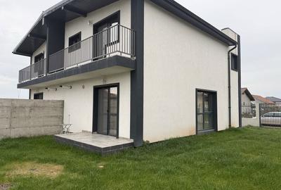 Casă cu 3 camere în Central