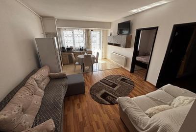 Apartament cu 3 camere decomandat, mobilat în Central