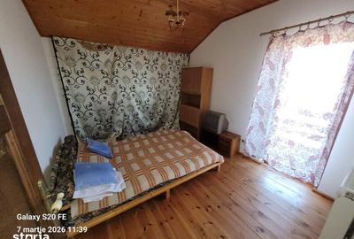 Casă cu 4 camere cu Teren 1200 Mp în Sadu