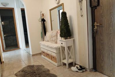 Apartament cu 2 camere decomandat în Decebal