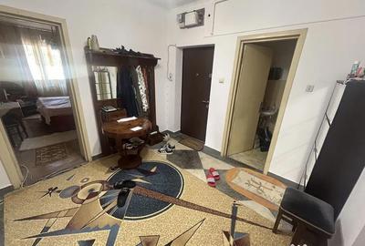 Apartament cu 3 camere decomandat în Central