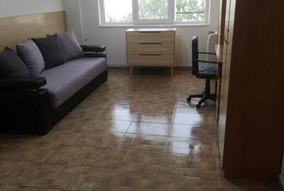 Apartament cu 2 camere decomandat, mobilat în Centru Civic