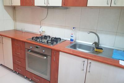 Inchiriere apart 3 camere cu 2 bai, etaj 1, vis-a-vis de Grand Arena, 450 euro - 17