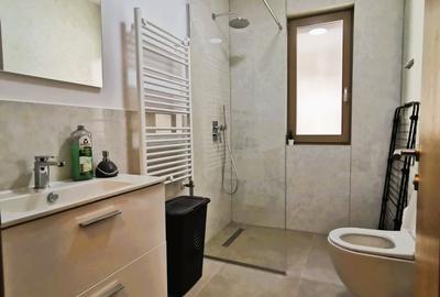 Monarch - Ap de 2 cam - Su:50mp - Centrala prorie - Parcare - Terasa - 5