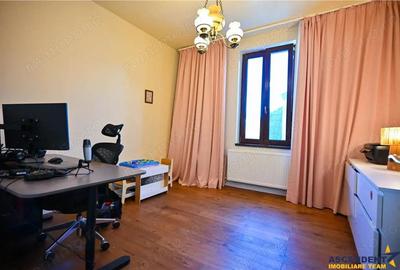 FILM! Eleganta si confort, in cetatea istorica a Brasovului, vedere spre Tampa - 15