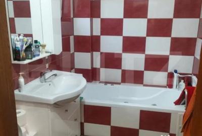 Apartament cu 3 camere semidecomandat, mobilat în Rădăuți - 1