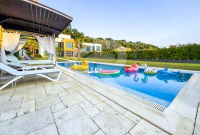 Pe Malul Snagovului, Unde Luxul Devine Cotidian Pe Malul Snagovului, Unde Luxul Devine Cotidian - 18