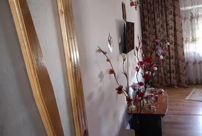 Vand sau schimb apartament cu doua camere ,decomandat ,gazul bagat pana la aragaz ,acoperi? cu autor - 3
