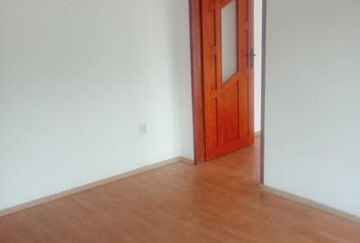 Apartament cu 2 camere decomandat în UTA - 1