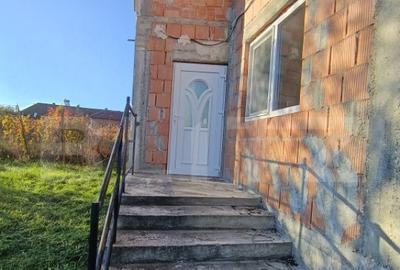 Casa construc?ie noua suprafa?a de 140 mp o terasa de 30 - 12