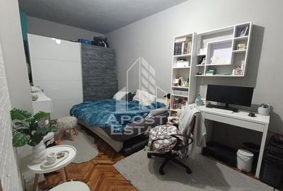 Apartament cu 4 camere semidecomandat, mobilat în Iosefin
