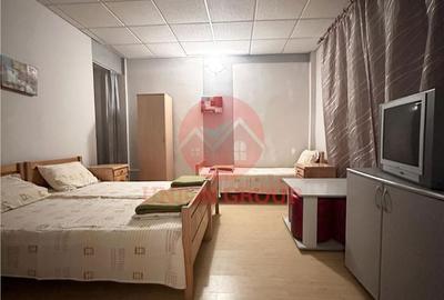 Spațiu comercial, de 450 mp, în Nord - 12