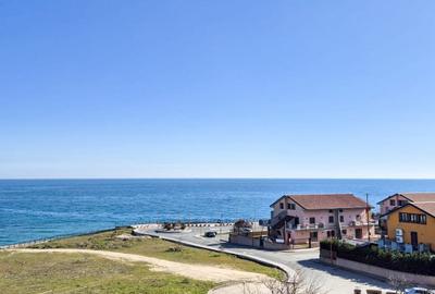 Apartament cu 3 camere decomandat, mobilat în Faleza Nord