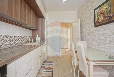 Apartament cu 2 camere decomandat, mobilat în Tractorul - 2
