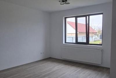 Casă cu 3 camere cu Teren 650 Mp în Holboca - 2