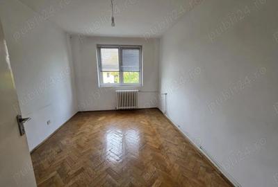 Apartament cu 3 camere decomandat în Progresul - 5