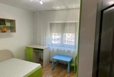 Inchiriez apartament 3 camere (particular ) - 3