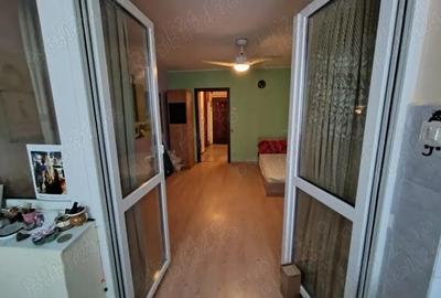 Garsonieră decomandată în Titan - 3