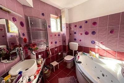 Casă individuală cu 6 camere cu Canalizare în Bd. Laminorului - 17