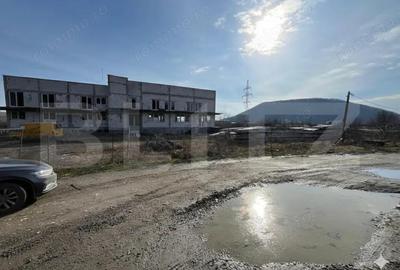 Spațiu comercial, de 1,400 mp, în Industrială - 1