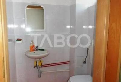 Spațiu comercial, de 60 mp, în Central - 3