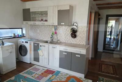 Casă cu 3 camere cu Teren 1550 Mp în Parța - 2