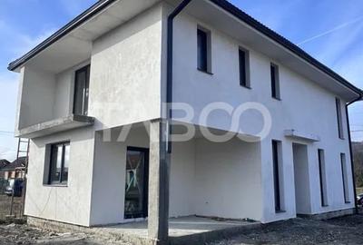 Casă individuală cu 4 camere cu Canalizare în Veștem - 2