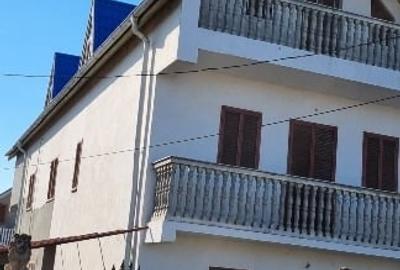 De vânzare locuința în Roznov , situată pe strada Nicolae Roznovanu.Suprafață co - 3