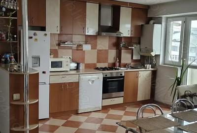 Ofer inchiriere Apartament 3 central - 2