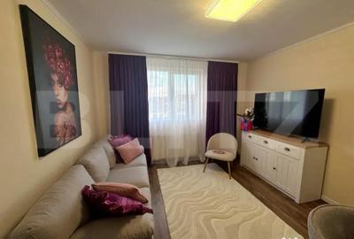 Apartament cu 3 camere semidecomandat, mobilat în Central
